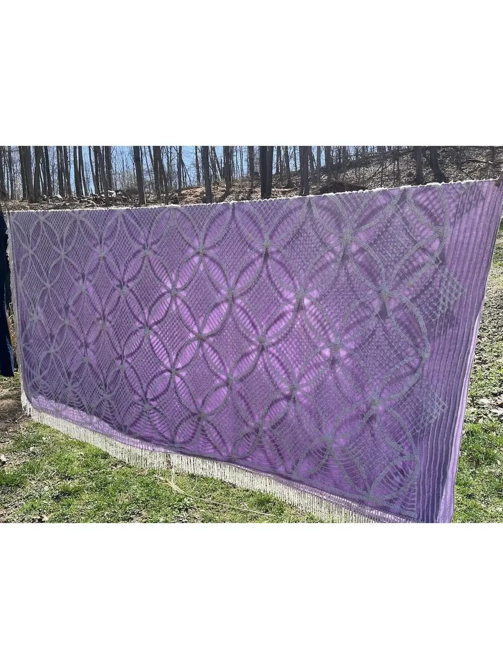 VINTAGE PURPLE/WHITE CHENILLE BEDSPREAD-COTTON WITH FRINGE DOUBLE-CIRCLES WAFFLE